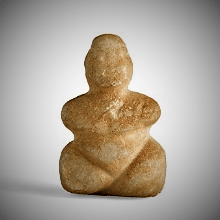 Diosa madre con piernas crusadas. Neolitico Tardio.