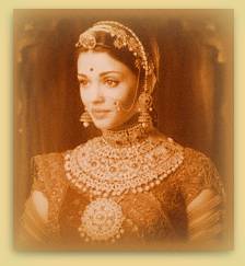 Joven India con joyeria de Solah Shringar.